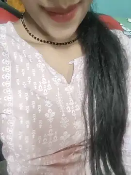 Snapshot of Eshwari_Chopra chatting on 06/13/26, 04:16 Eshwari Chopra online show from 06/13/26, 04:16