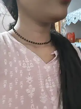Snapshot of Eshwari_Chopra chatting on 06/18/26, 11:42 Eshwari Chopra online show from 06/18/26, 11:42