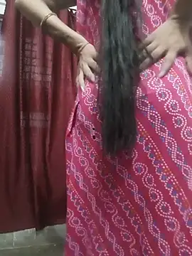 Snapshot of Eshwari_Chopra chatting on 07/02/26, 03:23 Eshwari Chopra online show from 07/02/26, 03:23