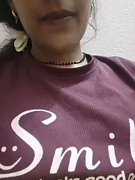 Snapshot of Eshwari_Chopra chatting on 07/13/26, 05:27 Eshwari Chopra online show from 07/13/26, 05:27