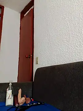 Snapshot of dulcewitch chatting on 10/15/25, 02:06 dulcewitch online show from 10/15/25, 02:06