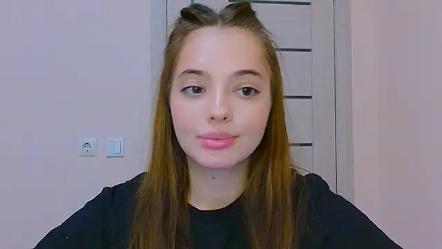 Snapshot of MelanieAlves chatting on 09/16/25, 05:14 MelanieAlves online show from 09/16/25, 05:14