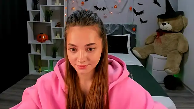 Snapshot of MelanieAlves chatting on 10/19/25, 06:30 MelanieAlves online show from 10/19/25, 06:30