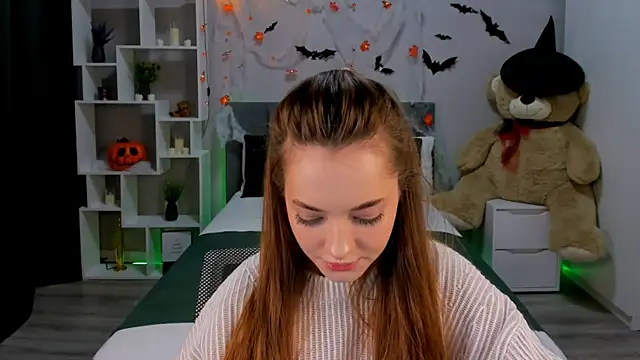 Snapshot of MelanieAlves chatting on 10/22/25, 12:27 MelanieAlves online show from 10/22/25, 12:27