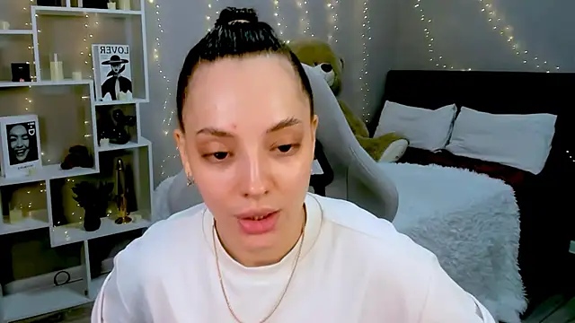 MelanieAlves online show from 02/07/26, 12:09