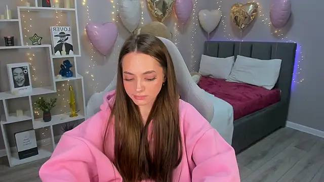 MelanieAlves online show from 02/14/26, 12:35