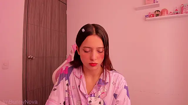 ImBunnyNova online show from 04/09/26, 03:28