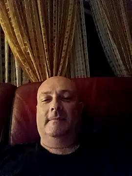 Snapshot of Alexis_Bull chatting on 09/29/25, 10:14 Alexis Bull online show from 09/29/25, 10:14