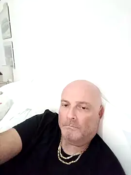 Snapshot of Alexis_Bull chatting on 10/07/25, 02:47 Alexis Bull online show from 10/07/25, 02:47