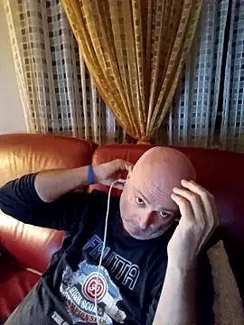 Snapshot of Alexis_Bull chatting on 10/23/25, 11:14 Alexis Bull online show from 10/23/25, 11:14