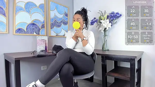 andrea xoe  online show from 10/14/25, 02:07