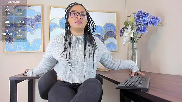 andrea xoe  online show from 11/24/25, 02:39