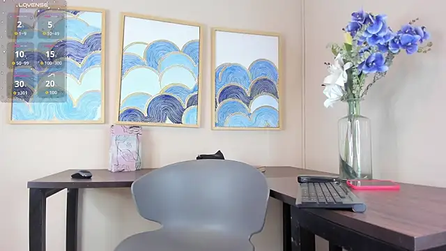 andrea xoe  online show from 11/28/25, 01:58