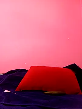 Snapshot of chahoda246 chatting on 09/17/25, 10:39 chahoda246 online show from 09/17/25, 10:39