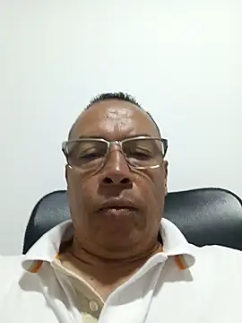 Snapshot of OrionStone chatting on 03/22/25, 09:31 OrionStone online show from 03/22/25, 09:31