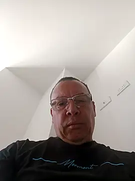 Snapshot of OrionStone chatting on 09/15/25, 07:25 OrionStone online show from 09/15/25, 07:25