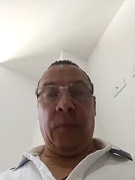 Snapshot of OrionStone chatting on 09/20/25, 07:37 OrionStone online show from 09/20/25, 07:37