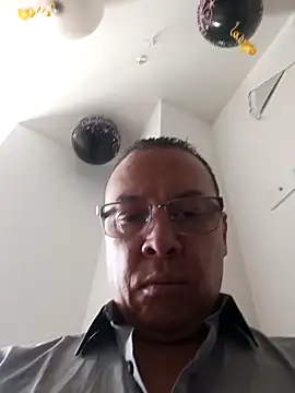 Snapshot of OrionStone chatting on 09/24/25, 08:23 OrionStone online show from 09/24/25, 08:23