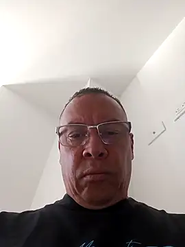 Snapshot of OrionStone chatting on 09/27/25, 08:03 OrionStone online show from 09/27/25, 08:03