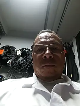 Snapshot of OrionStone chatting on 10/06/25, 02:31 OrionStone online show from 10/06/25, 02:31