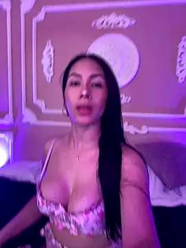 ArianaReynoldss online show from 09/25/25, 07:39