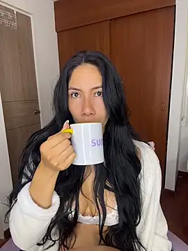 ArianaReynoldss online show from 03/03/26, 10:21