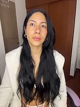 ArianaReynoldss online show from 03/06/26, 10:12