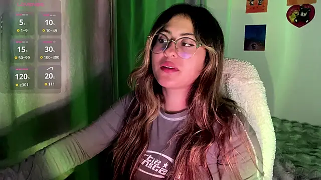 Snapshot of emma__bell_ chatting on 09/08/25, 11:26 emma  bell  online show from 09/08/25, 11:26