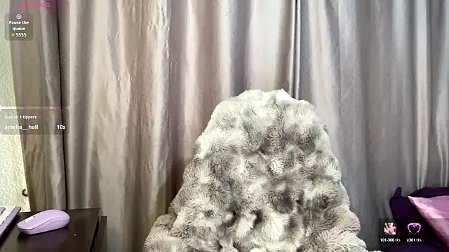 Snapshot of emma__bell_ chatting on 10/02/25, 04:25 emma  bell  online show from 10/02/25, 04:25