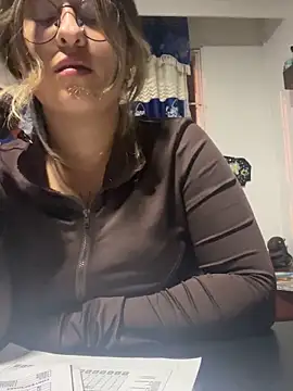 emma  bell  online show from 04/05/26, 06:10