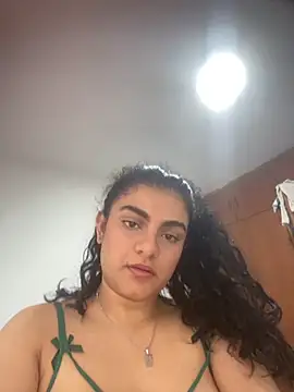 Snapshot of carlafox05 chatting on 11/05/25, 02:06 carlafox05 online show from 11/05/25, 02:06