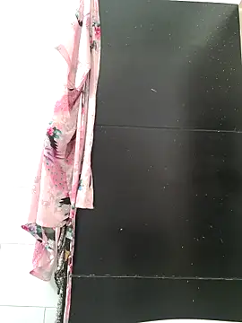 Yuli Mars online show from 10/31/25, 03:57