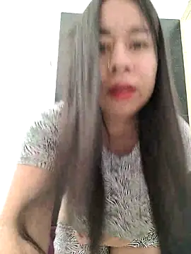 Snapshot of Yuli_Mars chatting on 04/23/26, 02:30 Yuli Mars online show from 04/23/26, 02:30