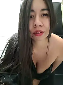Snapshot of Yuli_Mars chatting on 05/06/26, 02:08 Yuli Mars online show from 05/06/26, 02:08