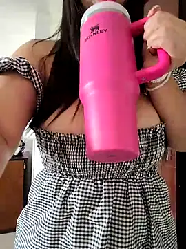 Snapshot of Yuli_Mars chatting on 06/25/26, 03:49 Yuli Mars online show from 06/25/26, 03:49