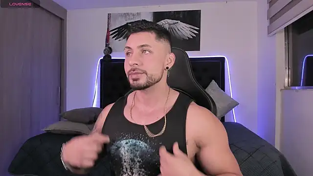 santi aesthetic online show from 04/17/26, 01:08