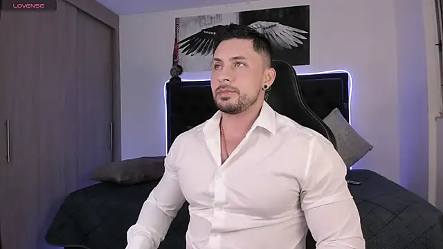 Snapshot of santi_aesthetic chatting on 05/09/26, 03:45 santi aesthetic online show from 05/09/26, 03:45