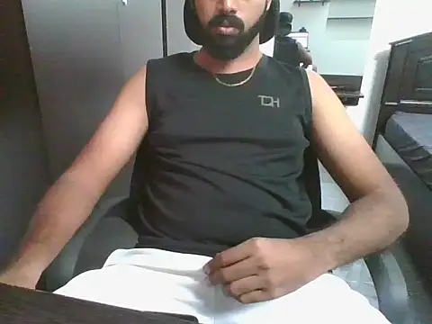 lovelyakash69 online show from 12/20/25, 07:15