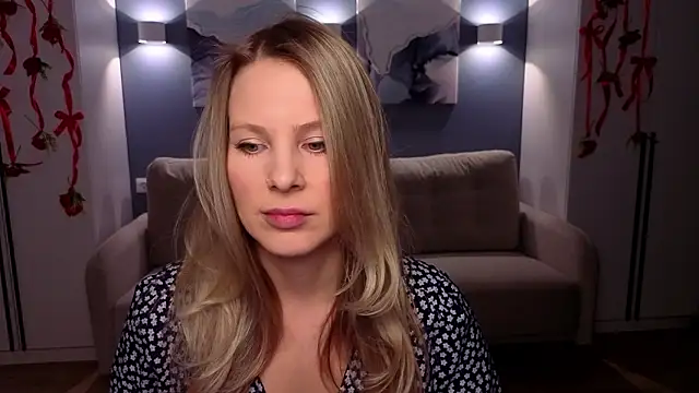 MelanieBennett online show from 02/18/26, 06:09