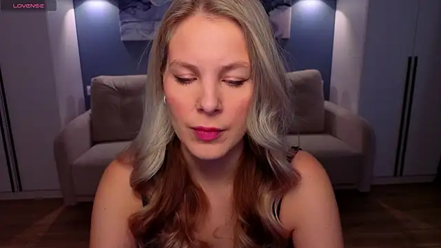 MelanieBennett online show from 04/04/26, 06:11