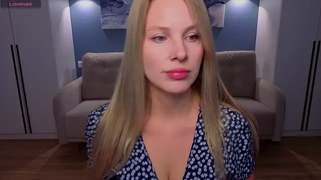 Snapshot of MelanieBennett chatting on 05/05/26, 06:32 MelanieBennett online show from 05/05/26, 06:32