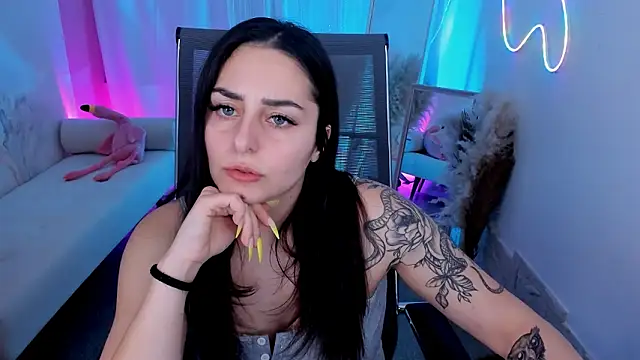 ValeriiMills online show from 02/12/26, 03:40