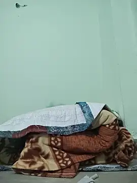 Desi Bhabi 01 online show from 12/15/25, 04:22