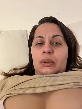 Claudia hotxxx online show from 10/29/25, 06:20
