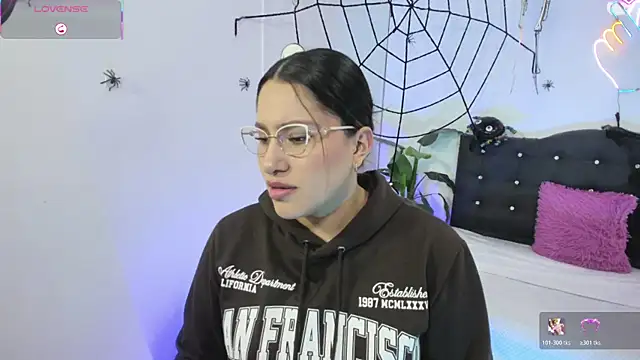 saaya tay online show from 10/28/25, 03:10