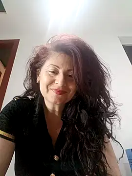 Snapshot of lunadicty chatting on 10/16/25, 12:33 lunadicty online show from 10/16/25, 12:33