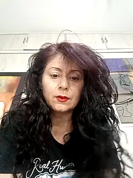 Snapshot of lunadicty chatting on 05/04/26, 11:12 lunadicty online show from 05/04/26, 11:12