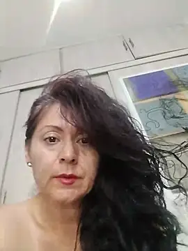 Snapshot of lunadicty chatting on 05/15/26, 11:23 lunadicty online show from 05/15/26, 11:23