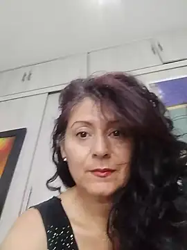 Snapshot of lunadicty chatting on 05/17/26, 01:14 lunadicty online show from 05/17/26, 01:14