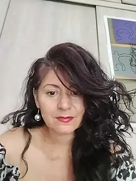 Snapshot of lunadicty chatting on 05/17/26, 06:48 lunadicty online show from 05/17/26, 06:48